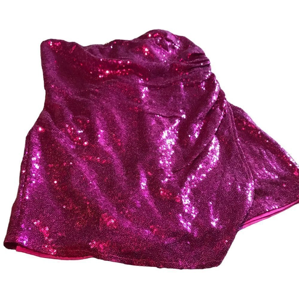 Lulus bright pink sequin dress skirts in the back so cute like new see pics